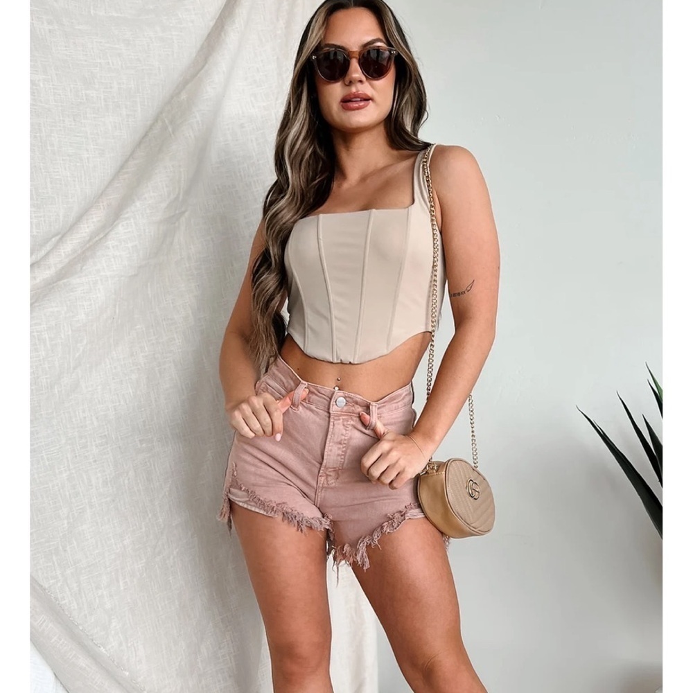 NWT Sneak Peek High Rise Pink Frayed Distressed Denim Shorts Large